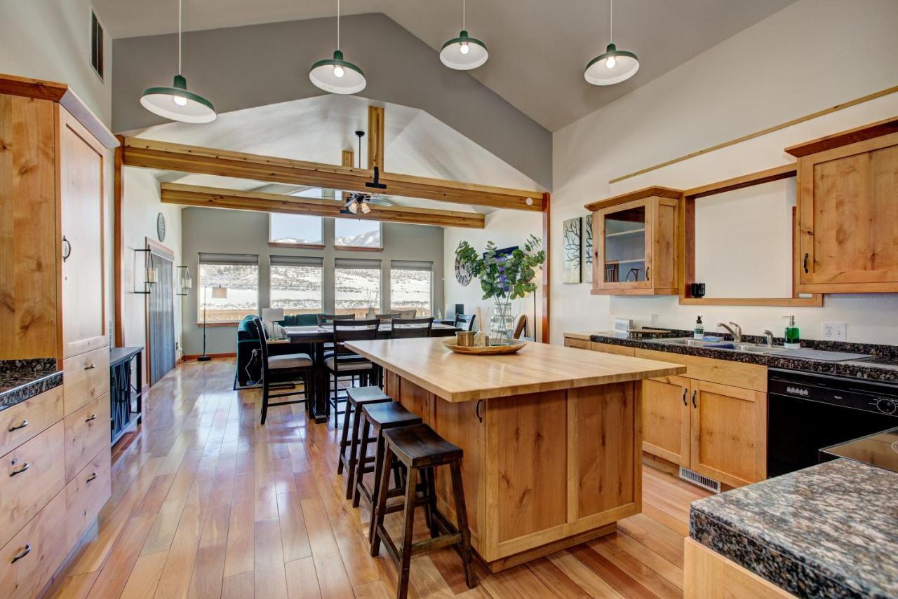 Twin Pines Wilderness Cabin: Scenic Views & Pet-Friendly Retreat Boise Exterior photo