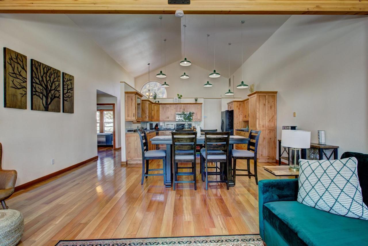 Twin Pines Wilderness Cabin: Scenic Views & Pet-Friendly Retreat Boise Exterior photo